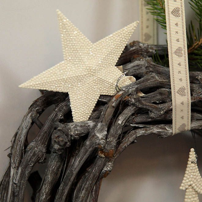 creme-farbender Stern zum aufhängen