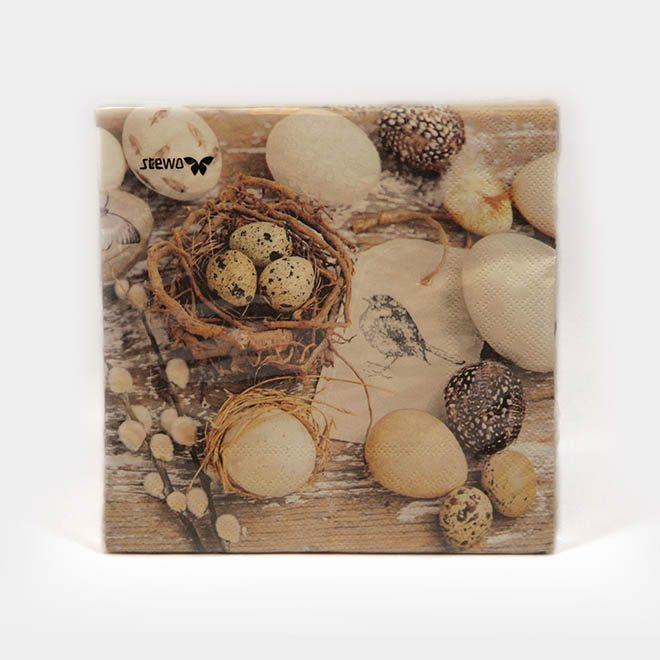Papier-Servietten zu Ostern mit verschiedenen Eiern