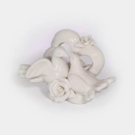 weißes Keramik-Herz mit Taubenpaar