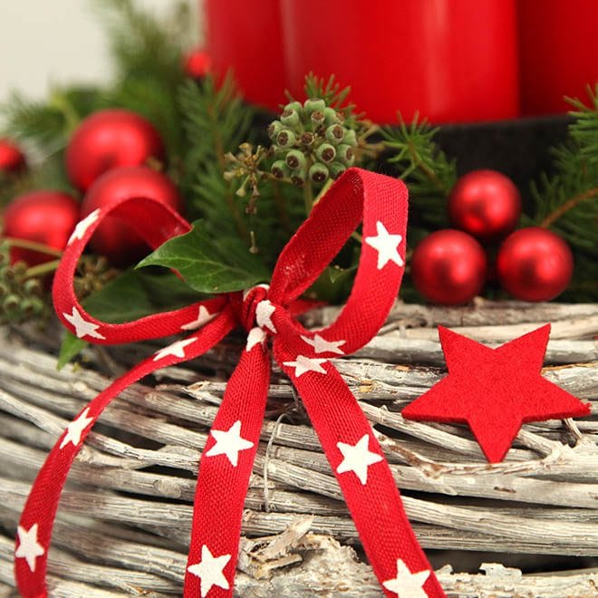 Adventskranz "klassisch rot" (Ø40cm) 4 Deko-Set Adventskranz rote Schleife mit Sternen, Filz-Stern