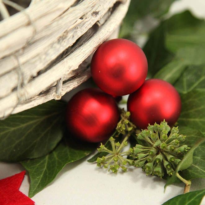 Adventskranz "klassisch rot" (Ø40cm) 6 Deko-Set Adventskranz rote Kugeln mit Efeu