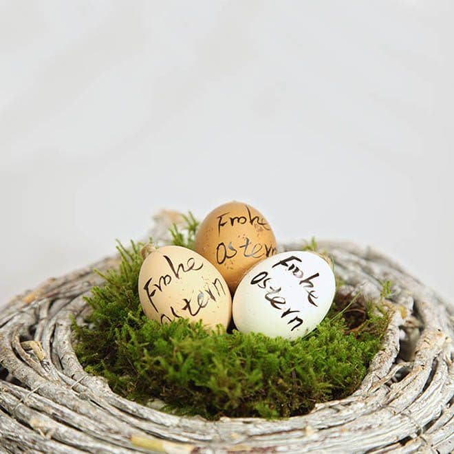 Oster-Deko-Set "Frohe Ostern" im Nest 4 Reben-Kranz als Nest mit Moos und drei Ostereiern mit "Frohe Ostern"