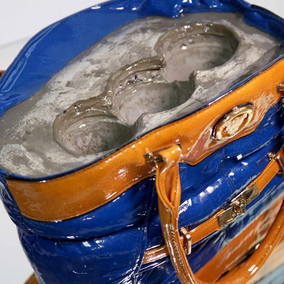 Sonderanfertigung. Bepflanzbare Handtasche mit Beton und Epoxidharz