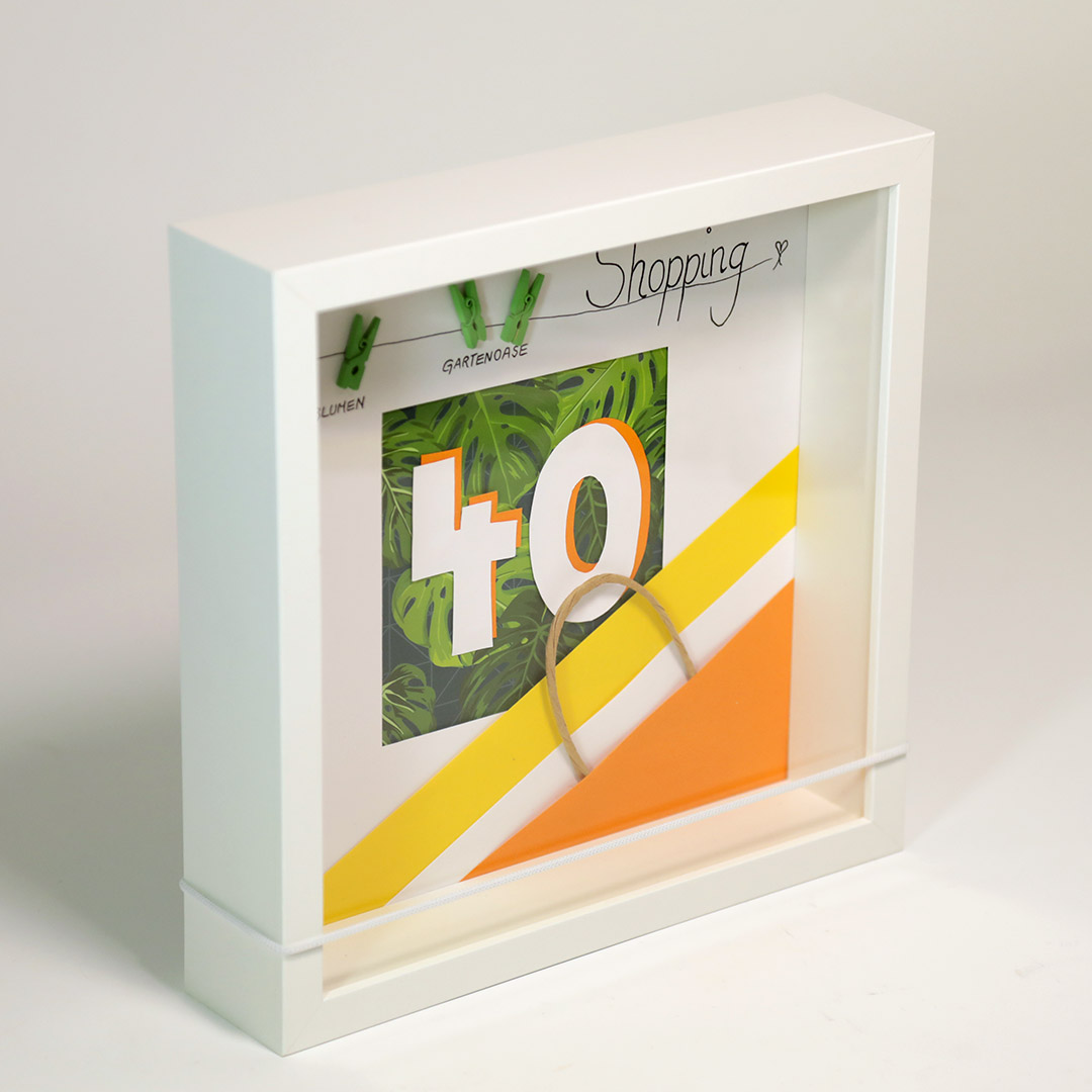 Geschenkrahmen / Gutschein zum Geburtstag – Sonderanfertigung „Shopping 40“ 4 Sonderanfertigung. Geschenkrahmen "Shopping" für Gartenmöbel, Blumen oder Gartenoase zu einem 40. Geburtstag.